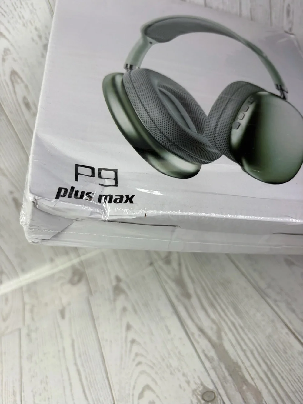 Plus Max Wireless Headphones in Green -